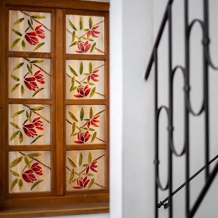 Charming Historical Charles Bridge Residences 4* Πράγα