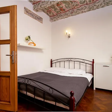 Ξενοδοχείο με διαμερίσματα Charming Historical Charles Bridge Residences Πράγα