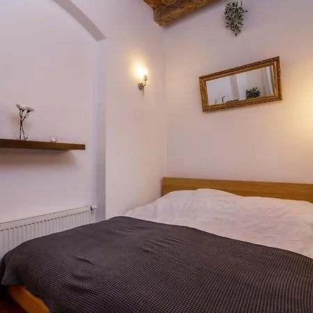 Charming Historical Charles Bridge Residences 4* Πράγα