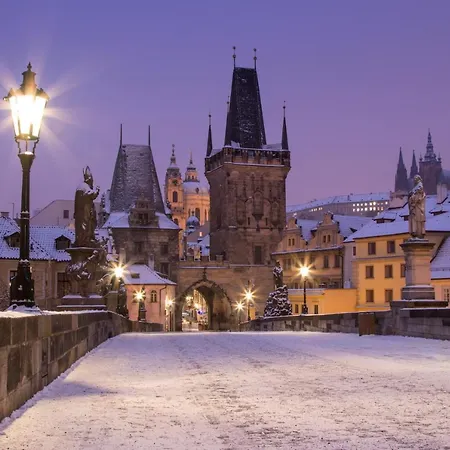 Ξενοδοχείο με διαμερίσματα Charming Historical Charles Bridge Residences 4*