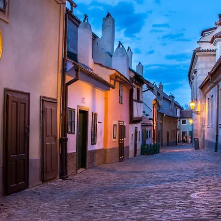 Ξενοδοχείο με διαμερίσματα Charming Historical Charles Bridge Residences Πράγα