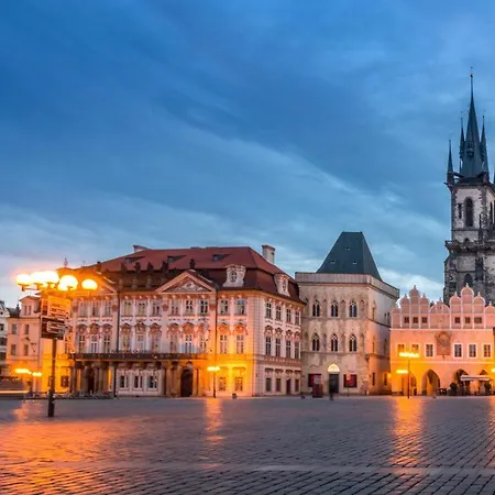 Charming Historical Charles Bridge Residences 4* Praga
