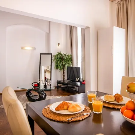 Charming Historical Charles Bridge Residences Praga