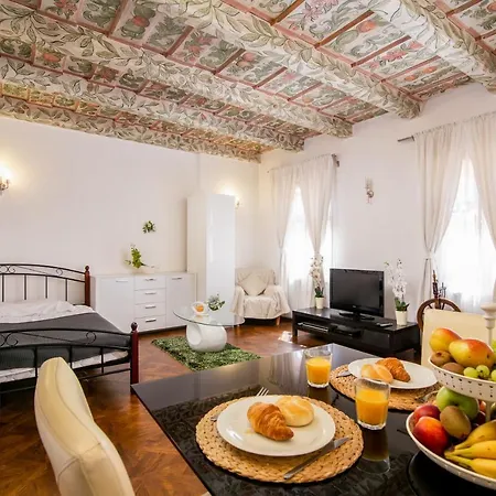 Aparthotel Charming Historical Charles Bridge Residences 4*