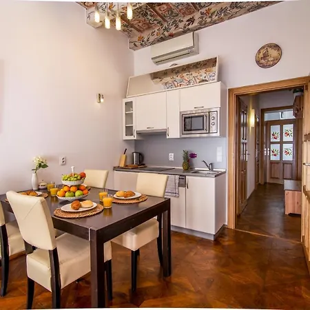 公寓式酒店 Charming Historical Charles Bridge Residences 布拉格